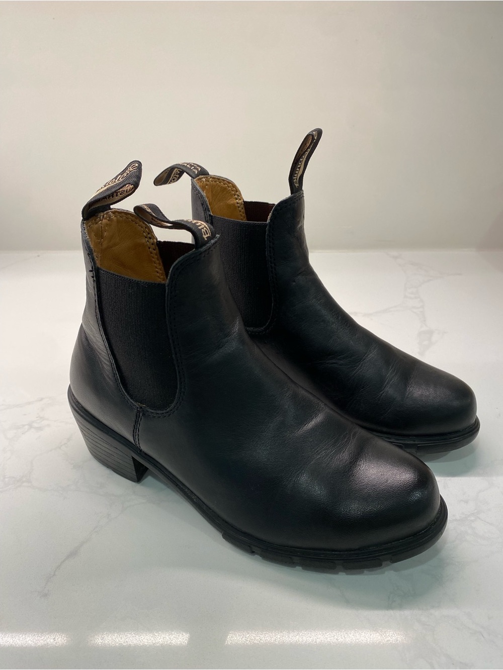 Blundstone 1671 Women’s Heeled Chelsea Boots - Black Leather - Size US7 / AUS4